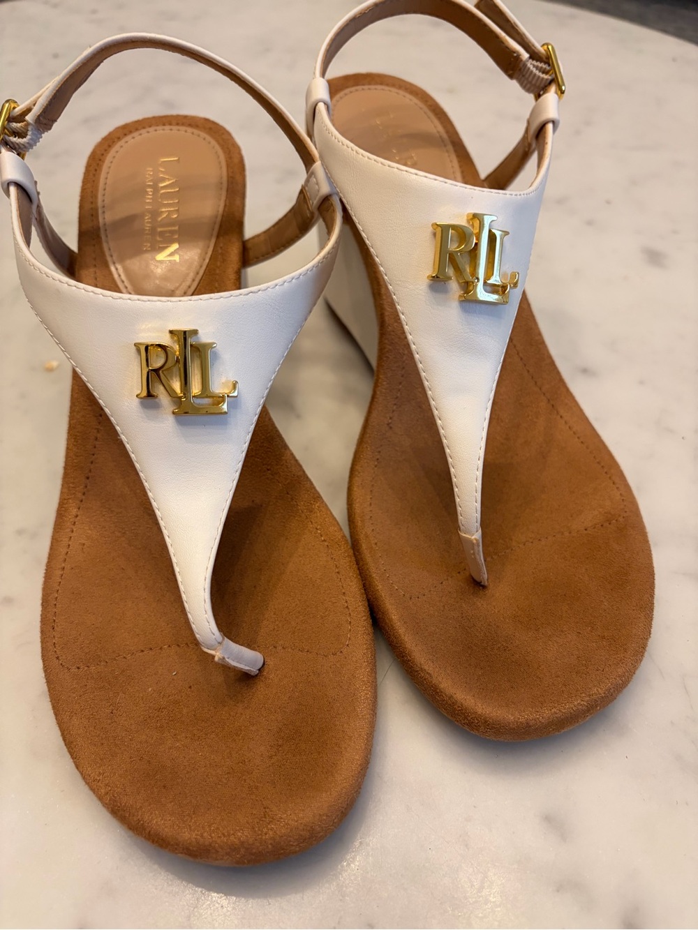 Ralph Lauren NEW Jeannie White Wedge Sandals T-Strap Thong Logo Sz 8.5 Resort - Picture 2 of 12